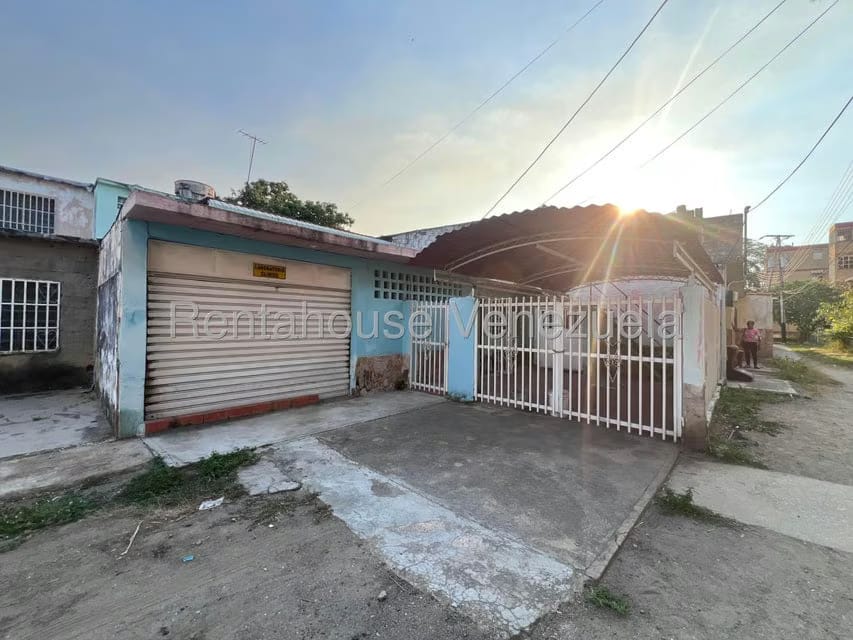 Casa (Duplex) en Venta en Las Acacias, Aragua