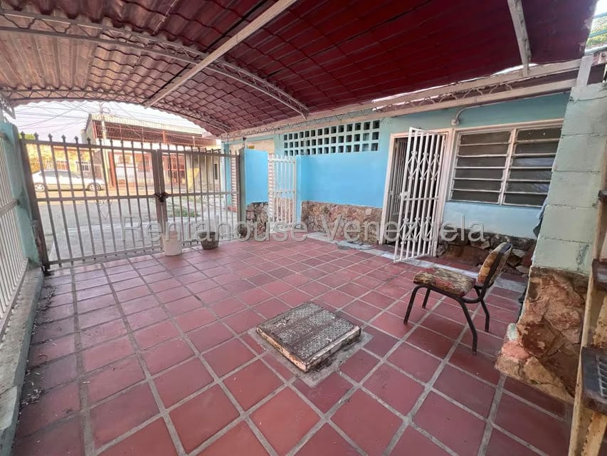 Casa (Duplex) en Venta en Las Acacias, Aragua - 2