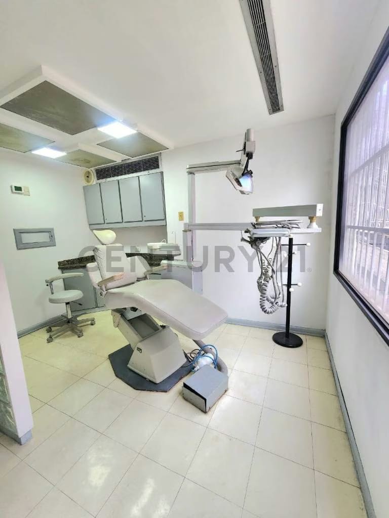 En Las Mercedes, Cubículos listo para odontólogos - 6