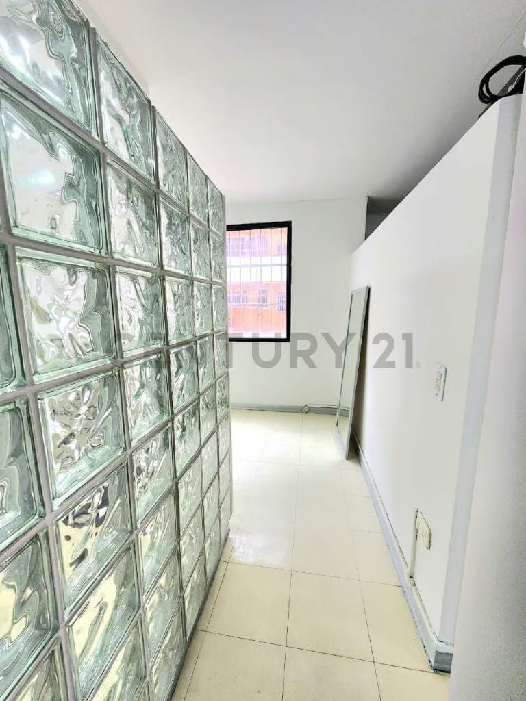 En Las Mercedes, Cubículos listo para odontólogos - 7