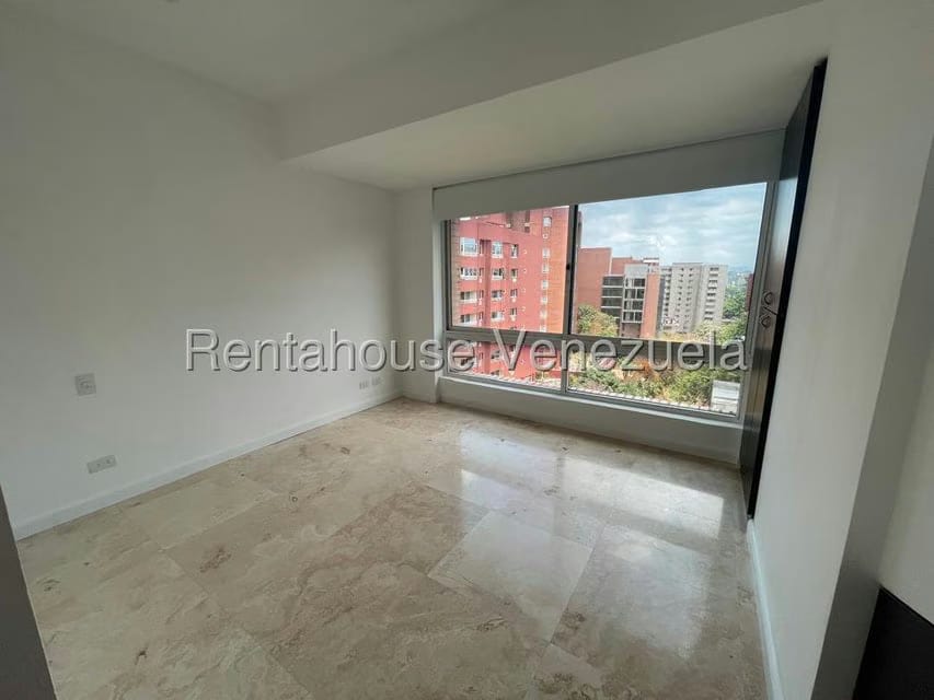 Apartamento (Duplex) en Alquiler en El Rosal, Distrito Metropolitano - 32