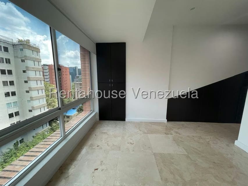 Apartamento (Duplex) en Alquiler en El Rosal, Distrito Metropolitano - 33