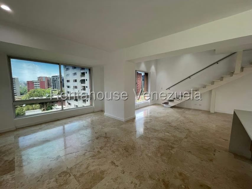 Apartamento (Duplex) en Alquiler en El Rosal, Distrito Metropolitano - 5