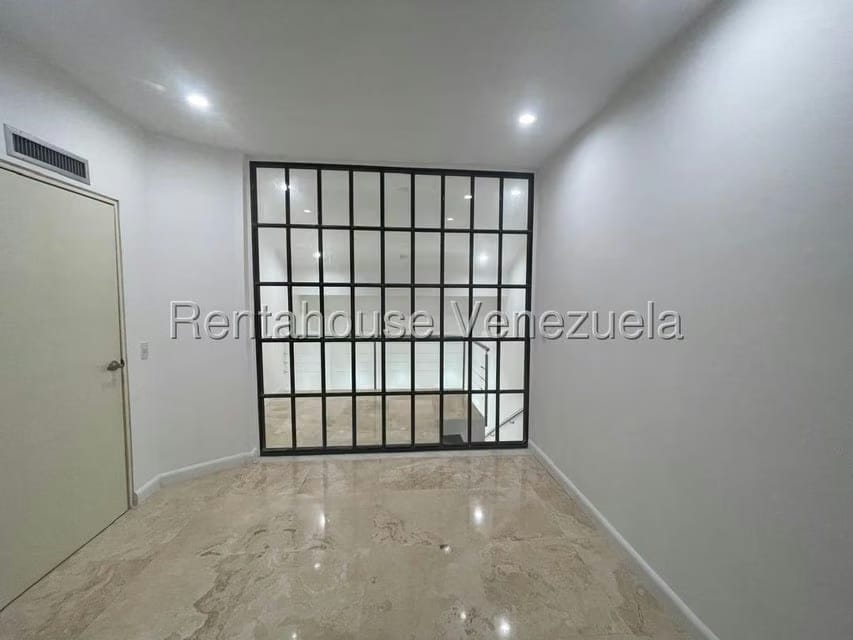 Apartamento (Duplex) en Alquiler en El Rosal, Distrito Metropolitano - 46