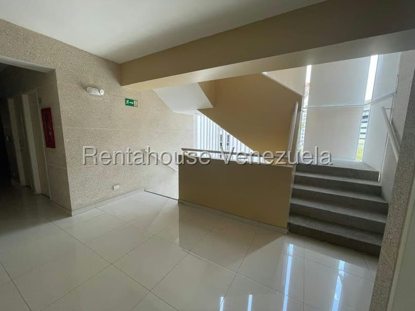 Apartamento (Duplex) en Alquiler en El Rosal, Distrito Metropolitano - 49