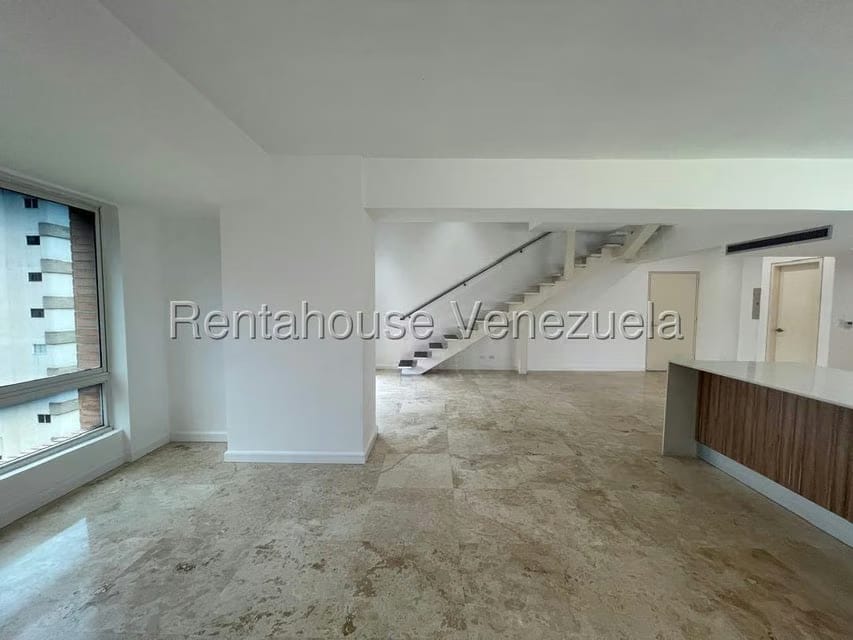 Apartamento (Duplex) en Alquiler en El Rosal, Distrito Metropolitano - 6