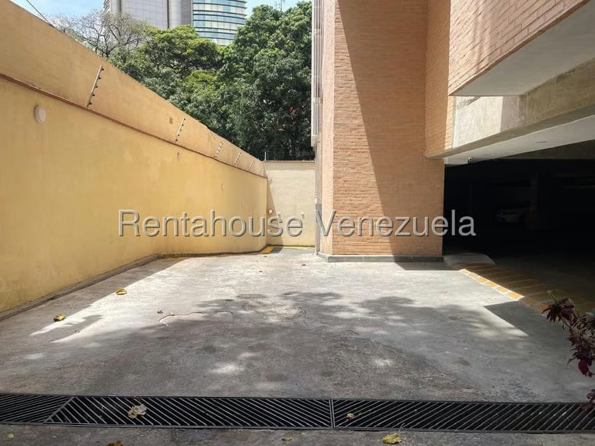 Apartamento (Duplex) en Alquiler en El Rosal, Distrito Metropolitano - 58