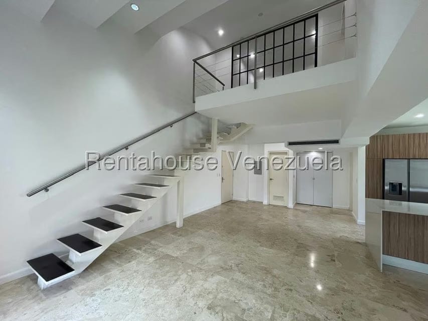 Apartamento (Duplex) en Alquiler en El Rosal, Distrito Metropolitano - 7