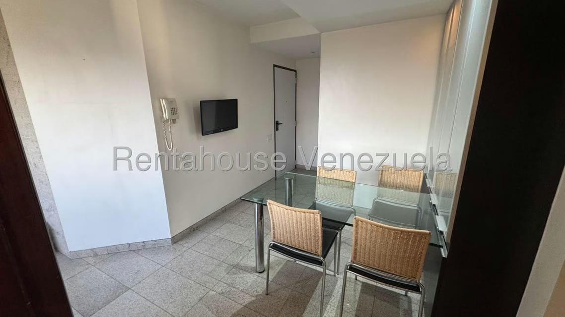 Apartamento (1 Nivel) en Alquiler en Los Chorros, Distrito Metropolitano - 12