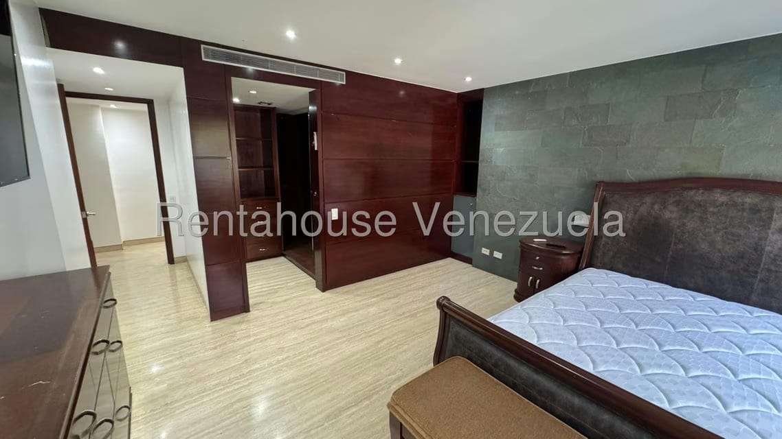 Apartamento (1 Nivel) en Alquiler en Los Chorros, Distrito Metropolitano - 21