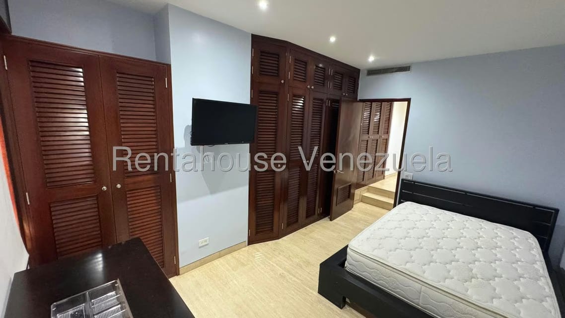 Apartamento (1 Nivel) en Alquiler en Los Chorros, Distrito Metropolitano - 27