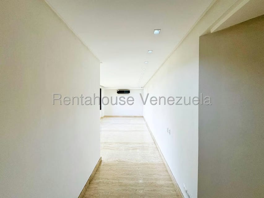Apartamento (1 Nivel) en Alquiler en Los Samanes, Distrito Metropolitano - 2