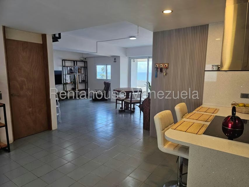 Apartamento (1 Nivel) en Venta en Caribe, Vargas - 2