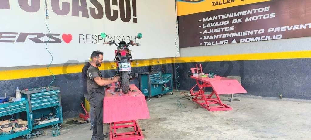 Venta de Inventario, Mobiliario y Maquinarias de Motos bera - 9