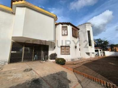 En Venta CasaQuinta doble altura de amplios espacios con iluminacion natural - 5