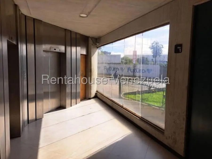 Oficina en Alquiler en los ruices Caracas