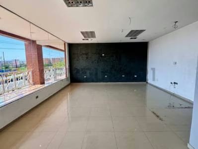 En venta local comercial ubicado en el centro comercial camino real - 5