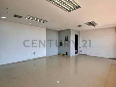 En venta local comercial ubicado en el centro comercial camino real - 7