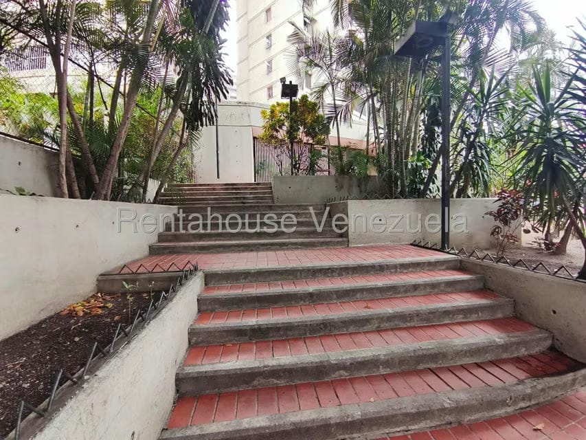 Apartamento (1 Nivel) en Alquiler en Bello Monte, Distrito Metropolitano - 2