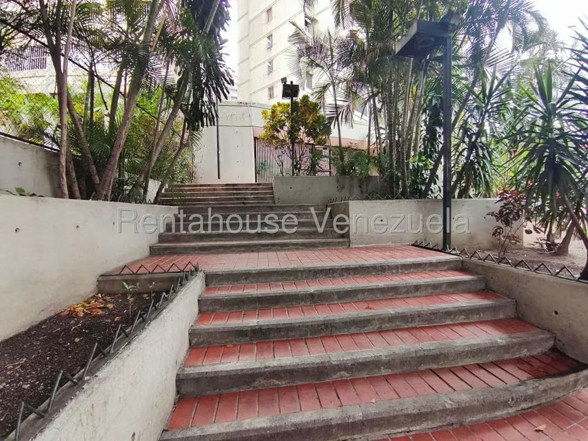 Apartamento (1 Nivel) en Alquiler en Bello Monte, Distrito Metropolitano - 2