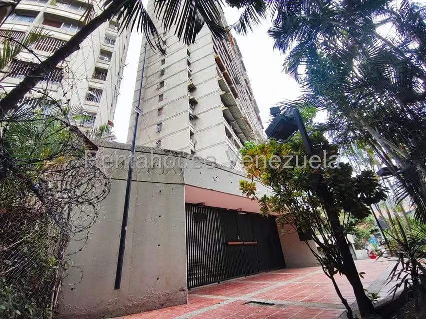 Apartamento (1 Nivel) en Alquiler en Bello Monte, Distrito Metropolitano - 4