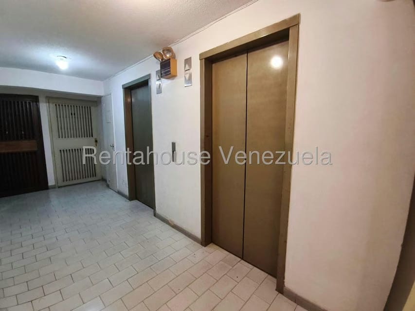 Apartamento (1 Nivel) en Alquiler en Bello Monte, Distrito Metropolitano - 8