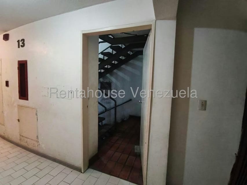 Apartamento (1 Nivel) en Alquiler en Bello Monte, Distrito Metropolitano - 9
