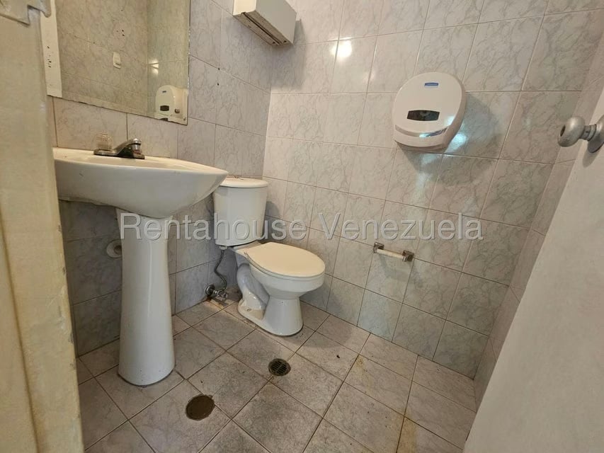 Comercial (Local Comercial) en Venta en El Recreo, Distrito Metropolitano - 12