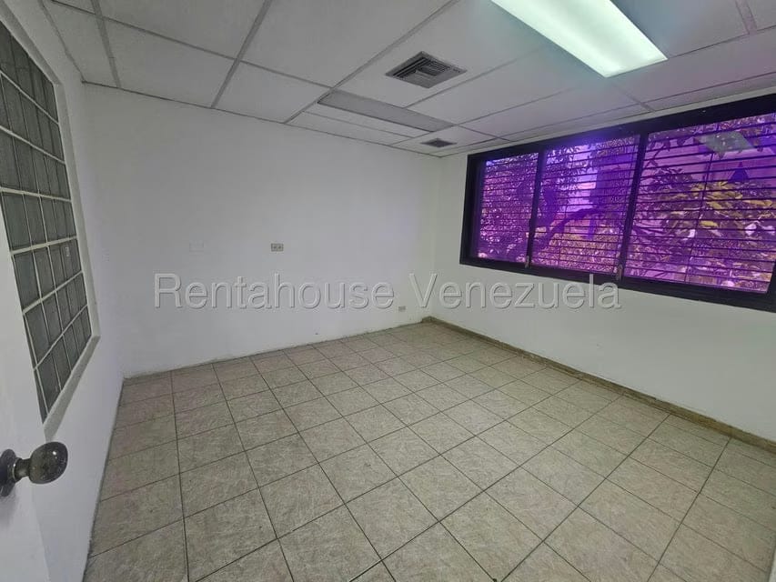 Comercial (Local Comercial) en Venta en El Recreo, Distrito Metropolitano - 4