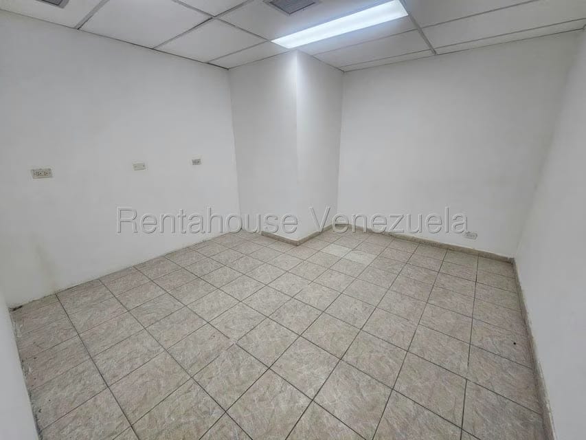 Comercial (Local Comercial) en Venta en El Recreo, Distrito Metropolitano - 7