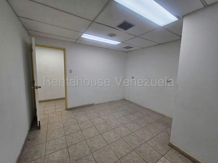 Comercial (Local Comercial) en Venta en El Recreo, Distrito Metropolitano - 8