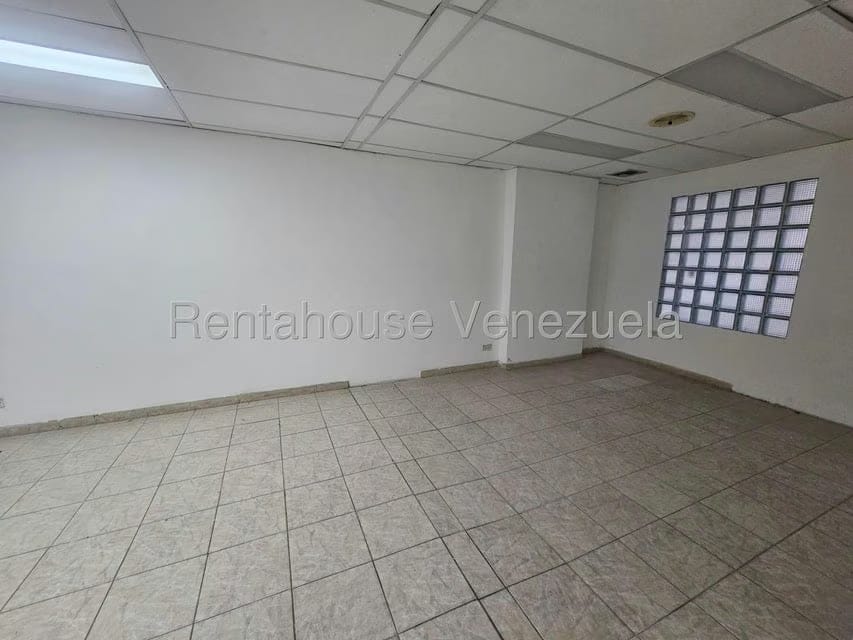 Comercial (Local Comercial) en Venta en El Recreo, Distrito Metropolitano - 9