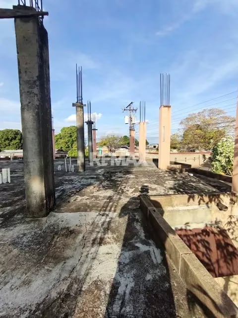 En Venta Amplio Local comercial Ideal para Patio Empresarial petrolero, Oficinas y comercio ubicado en El Tigre , Estado Anzoátegui. - 16