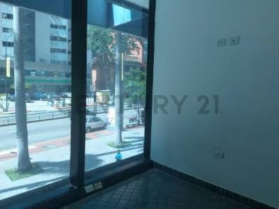 Venta de Local en CC Lido Chacao - 5