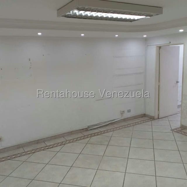 Casa (Multipes Niveles) en Venta en La Trinidad, Distrito Metropolitano - 23