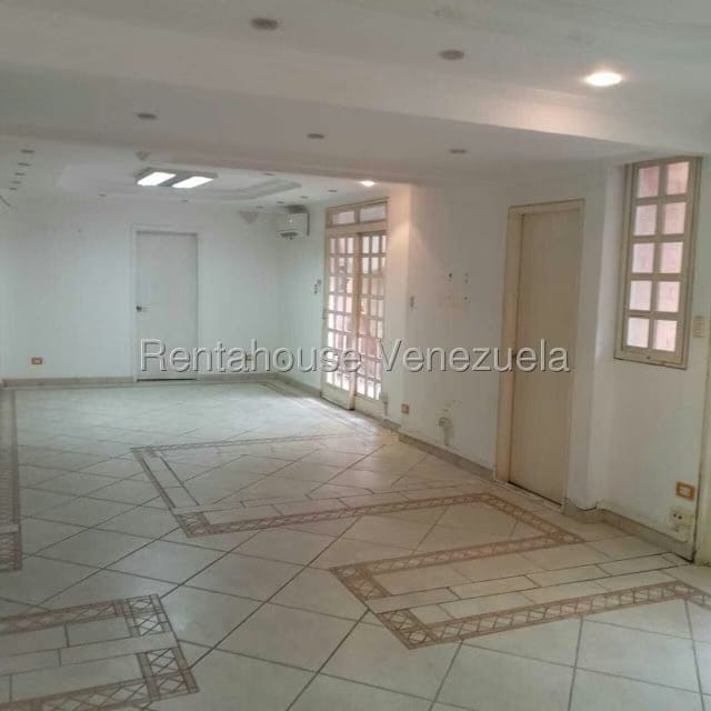 Casa (Multipes Niveles) en Venta en La Trinidad, Distrito Metropolitano - 24