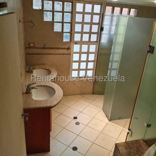 Casa (Multipes Niveles) en Venta en La Trinidad, Distrito Metropolitano - 27