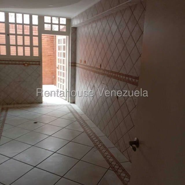 Casa (Multipes Niveles) en Venta en La Trinidad, Distrito Metropolitano - 28