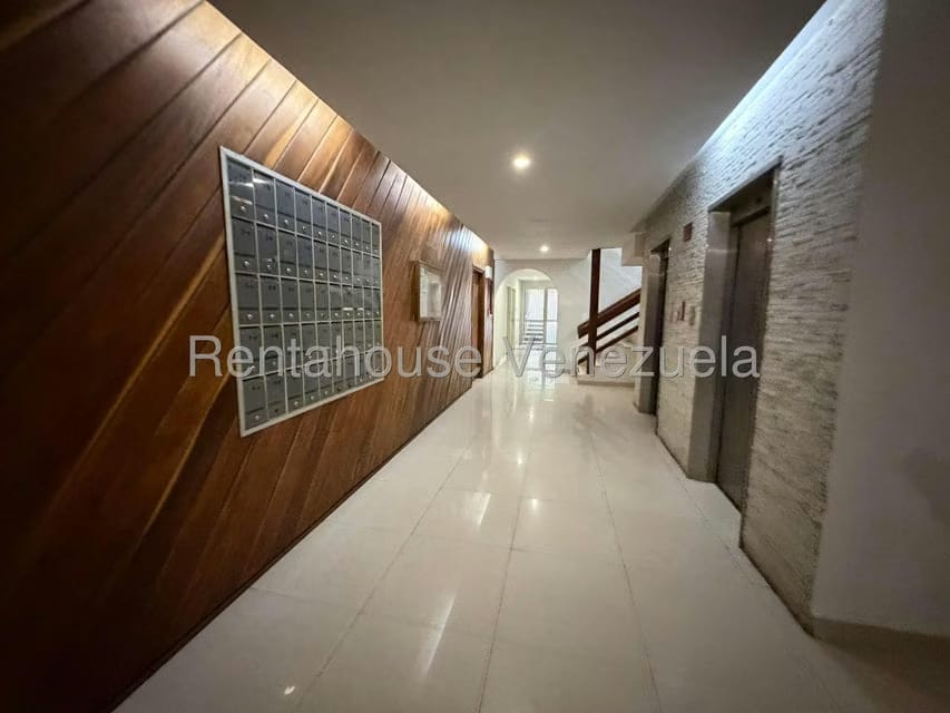 Apartamento (1 Nivel) en Venta en Los Naranjos del Cafetal, Distrito Metropolitano - 4