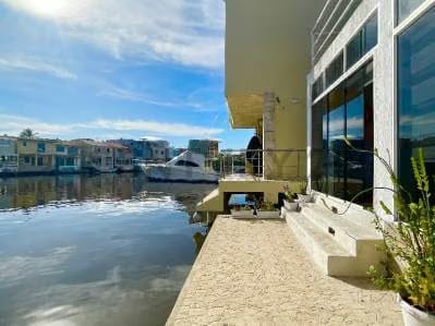 Hermosa Casa Bote B en venta - 2