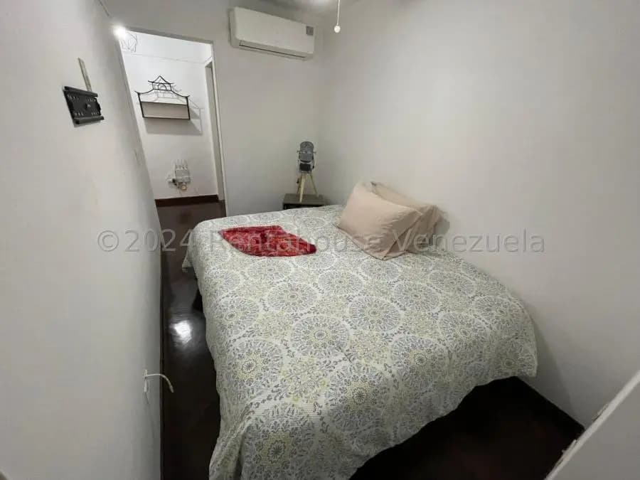 Apartamento en Venta en Las Esmeraldas Caracas - 2