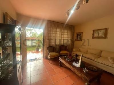 En venta Casa para remodelar en Monte Alto. Baruta - 9