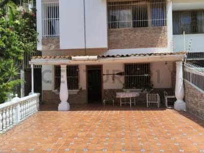 Casa en venta cuatro niveles 480m2 construcción en El Marques AH - 6