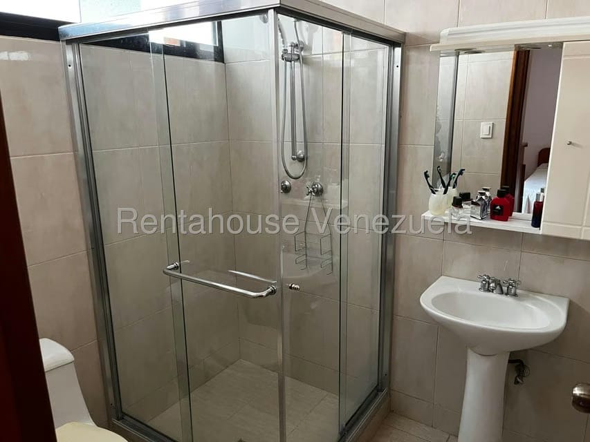 Casa (Multipes Niveles) en Venta en Alto Hatillo, Distrito Metropolitano - 40