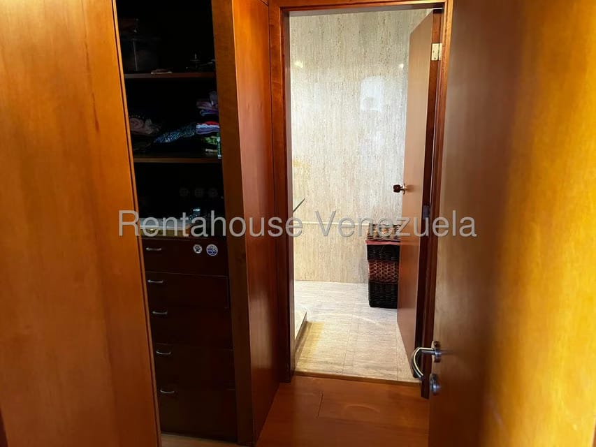 Casa (Multipes Niveles) en Venta en Alto Hatillo, Distrito Metropolitano - 47