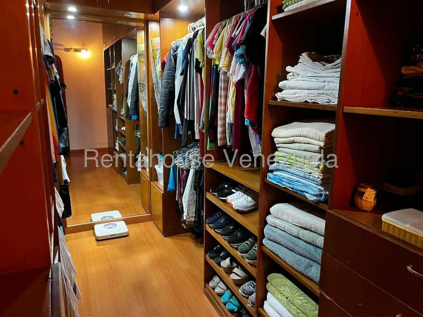 Casa (Multipes Niveles) en Venta en Alto Hatillo, Distrito Metropolitano - 48