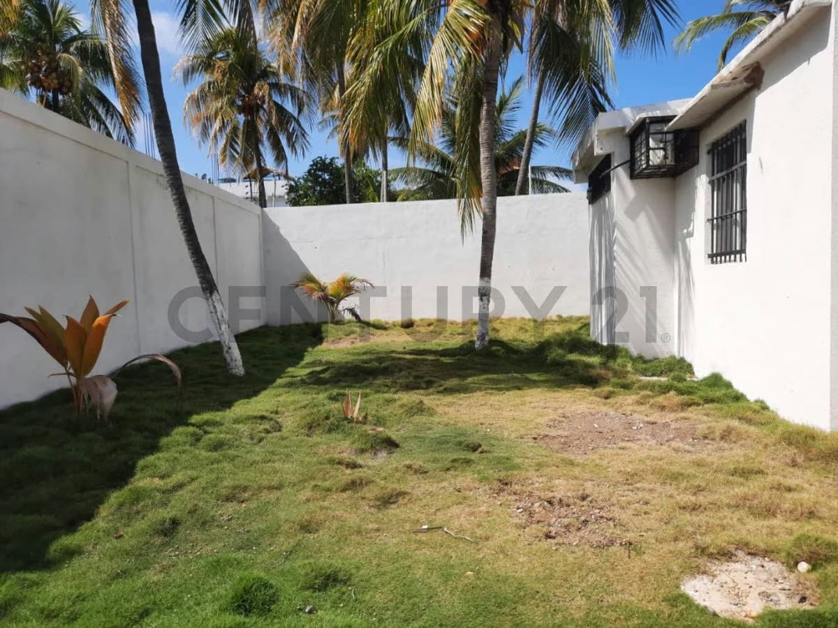 Venta de Casa Vacacional en Chichiriviche - 5