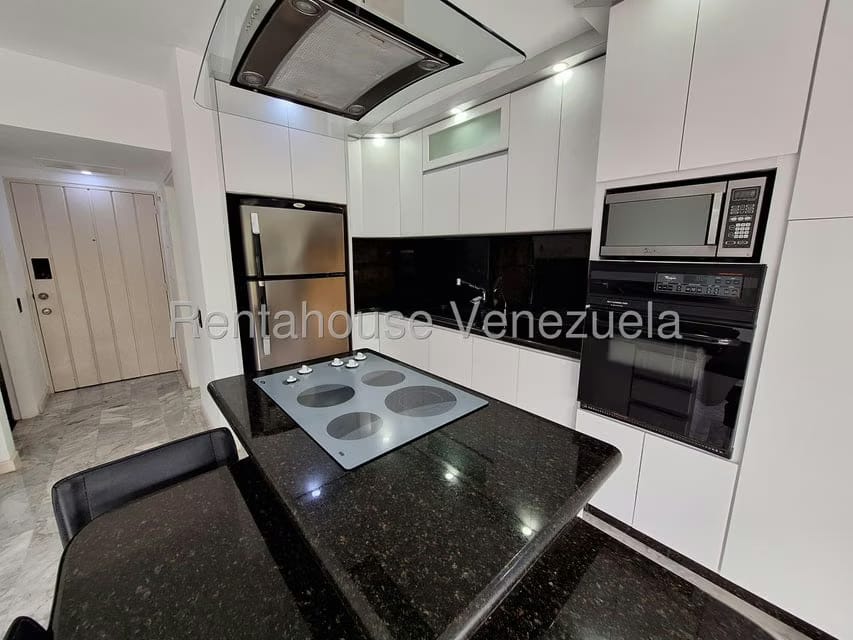 Apartamento (1 Nivel) en Alquiler en El Pedregal, Distrito Metropolitano - 2