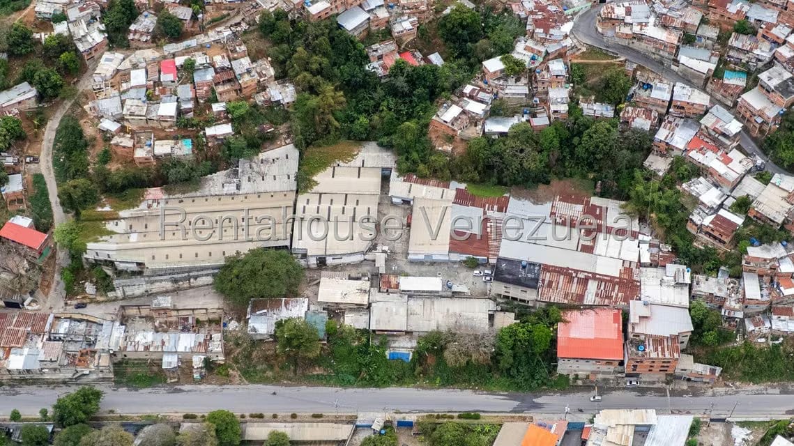 Comercial (Local Comercial) en Venta en Parque Caiza, Distrito Metropolitano - 2