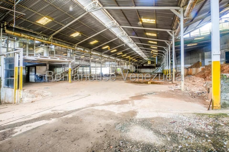 Comercial (Local Comercial) en Venta en Parque Caiza, Distrito Metropolitano - 12